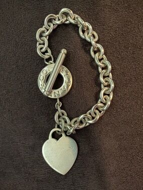 Authentic Vintage 2003 Tiffany & Co. Sterling Silver Heart Tag Toggle Bracelet